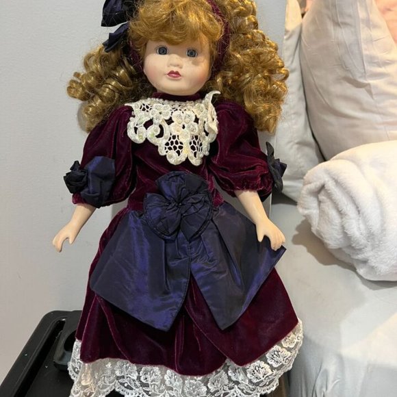 Victorian Collection Limited Edition Melissa Jane Porcelain Doll 1996 - Picture 6 of 7